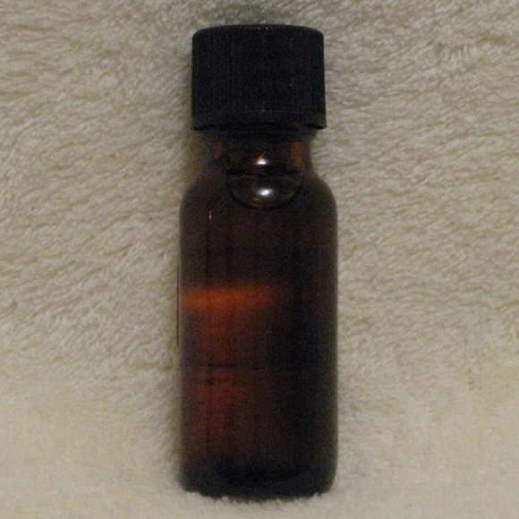 Illuminations Candle Co. 'Love' Essential Oil 10ml Very Rare HTF - Neroli Ylang - Picture 3 of 4